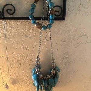 Matching set; Turquoise Necklace & Bracelet